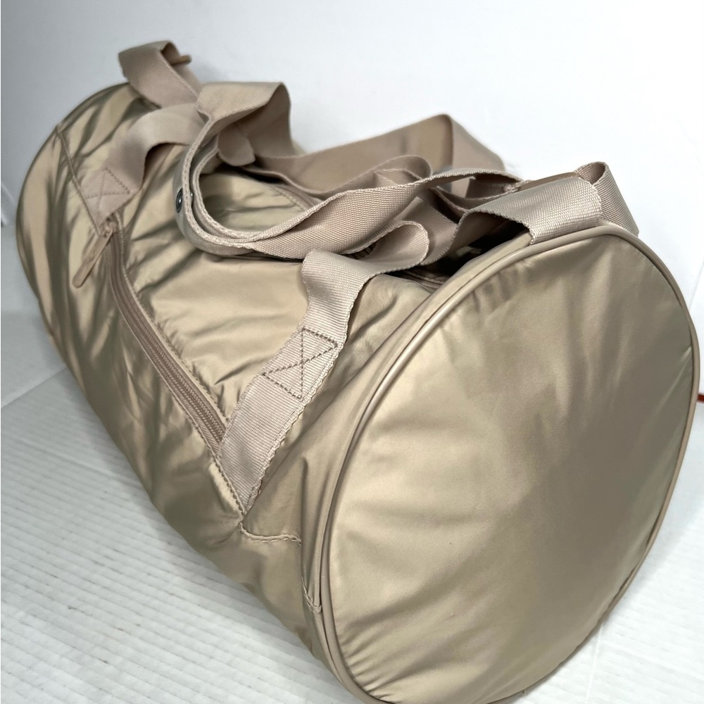 Reebok  Men's Beige Duffel Bag - Travel Gym Tote 17” x 11”x 9”
